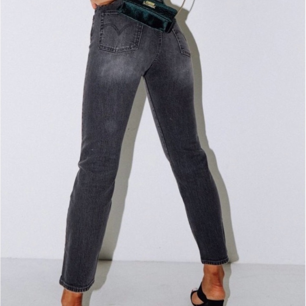 Levi's Women’s Wedgie Straight Faded Black Denim Jeans. W25” x L26”. - Picture 12 of 12